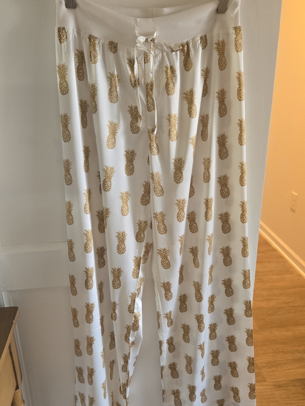 The Royal Standard Gold Pineapple Print White Slumber Pants